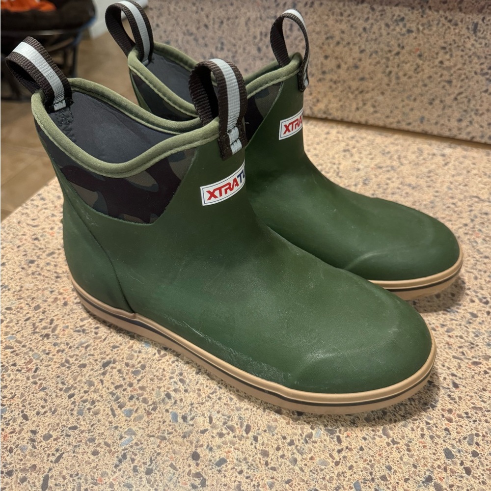 Xtratuf camo deck boots